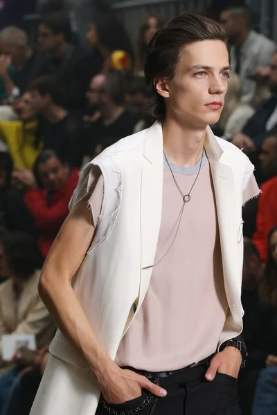 Look 26